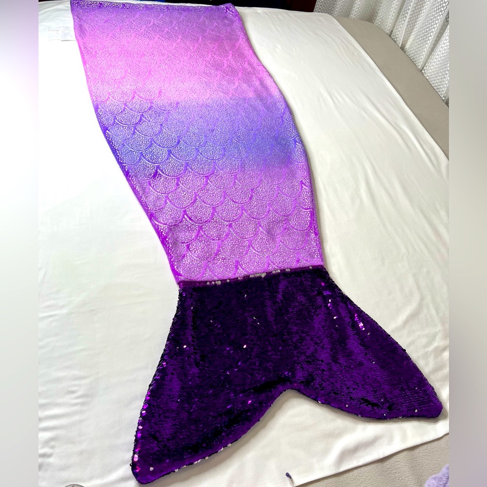 Plush and Playful Mermaid Tail with Reversible Sequins